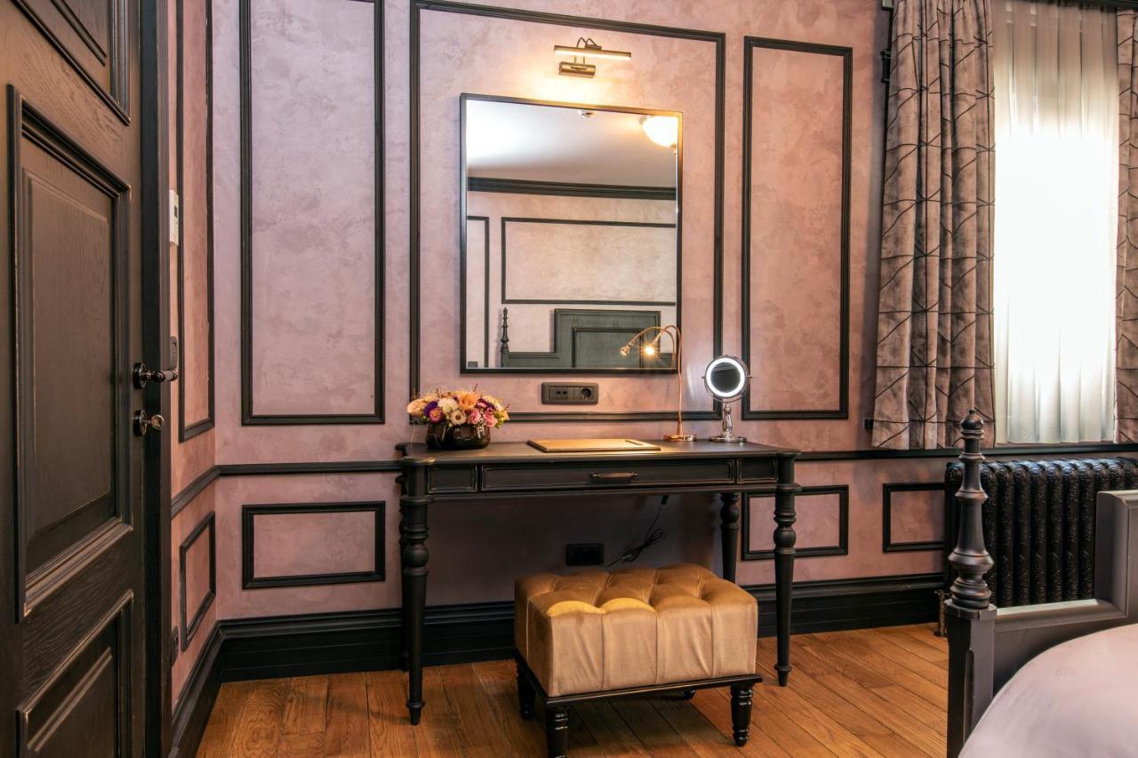 Ajwa Sultanahmet - Preferred Hotels Lvx Collection اسطنبول المظهر الخارجي الصورة A dressing table