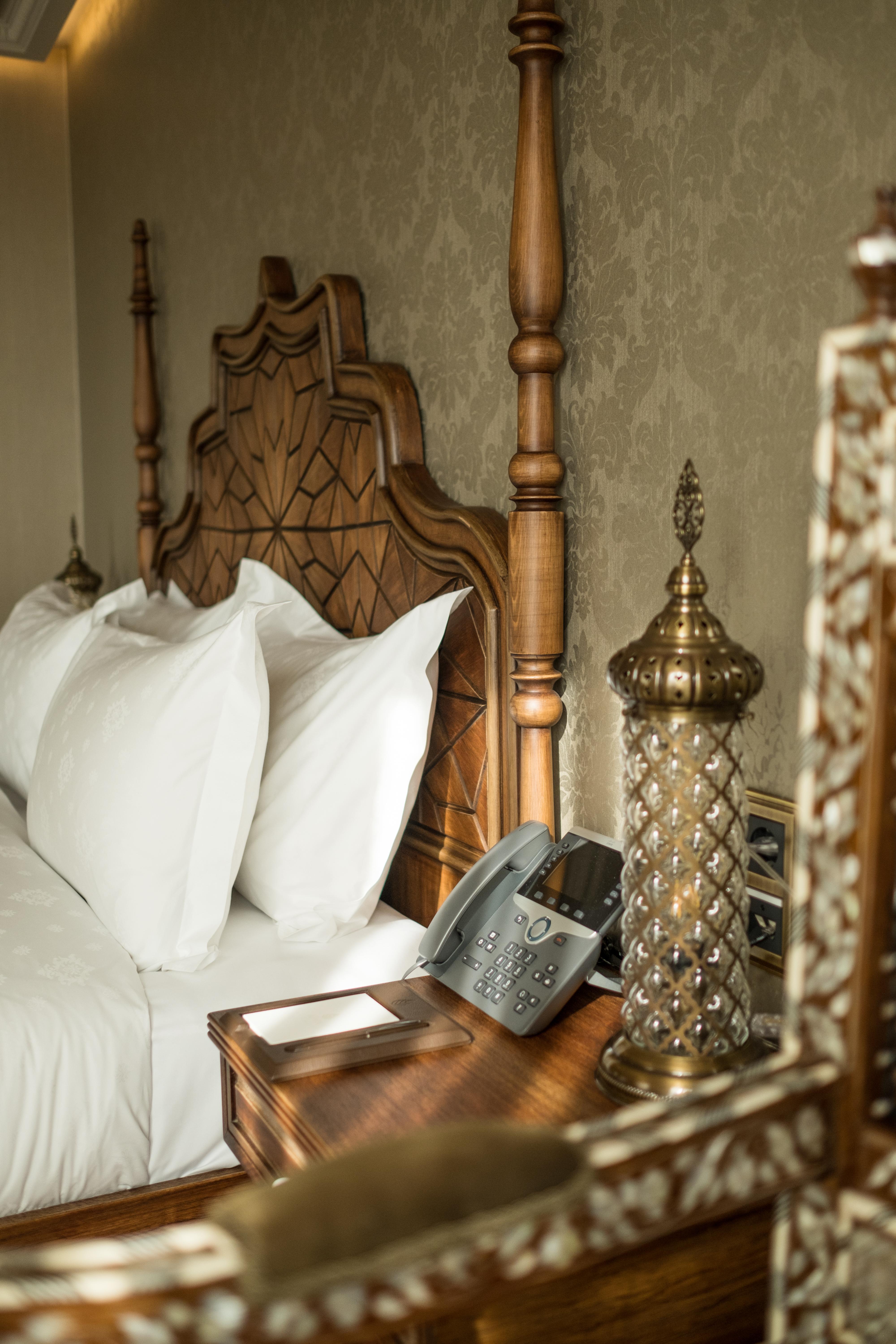 Ajwa Sultanahmet - Preferred Hotels Lvx Collection اسطنبول المظهر الخارجي الصورة A telephone in a hotel room