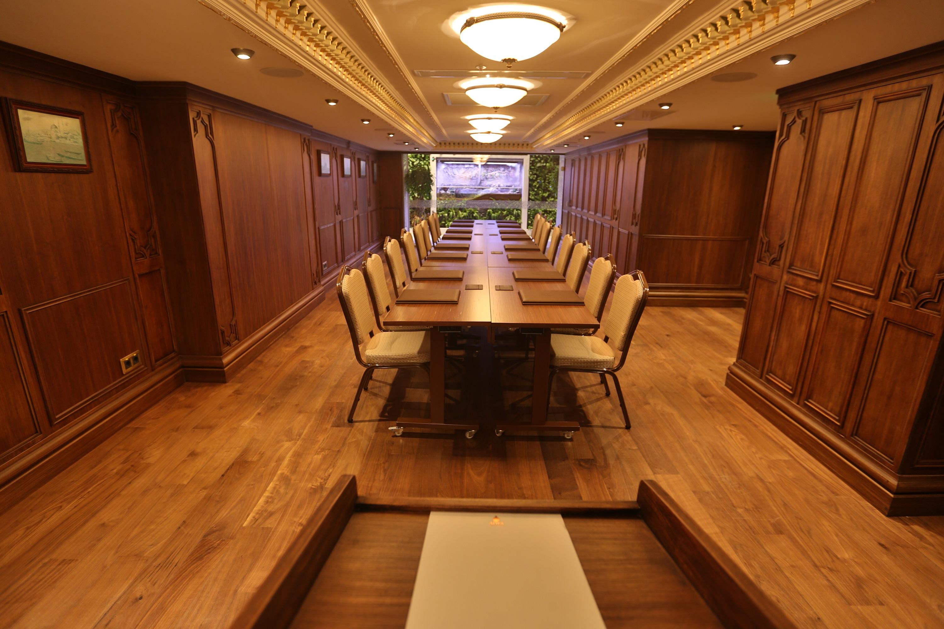 Ajwa Sultanahmet - Preferred Hotels Lvx Collection اسطنبول المظهر الخارجي الصورة The boardroom of the Royal Society