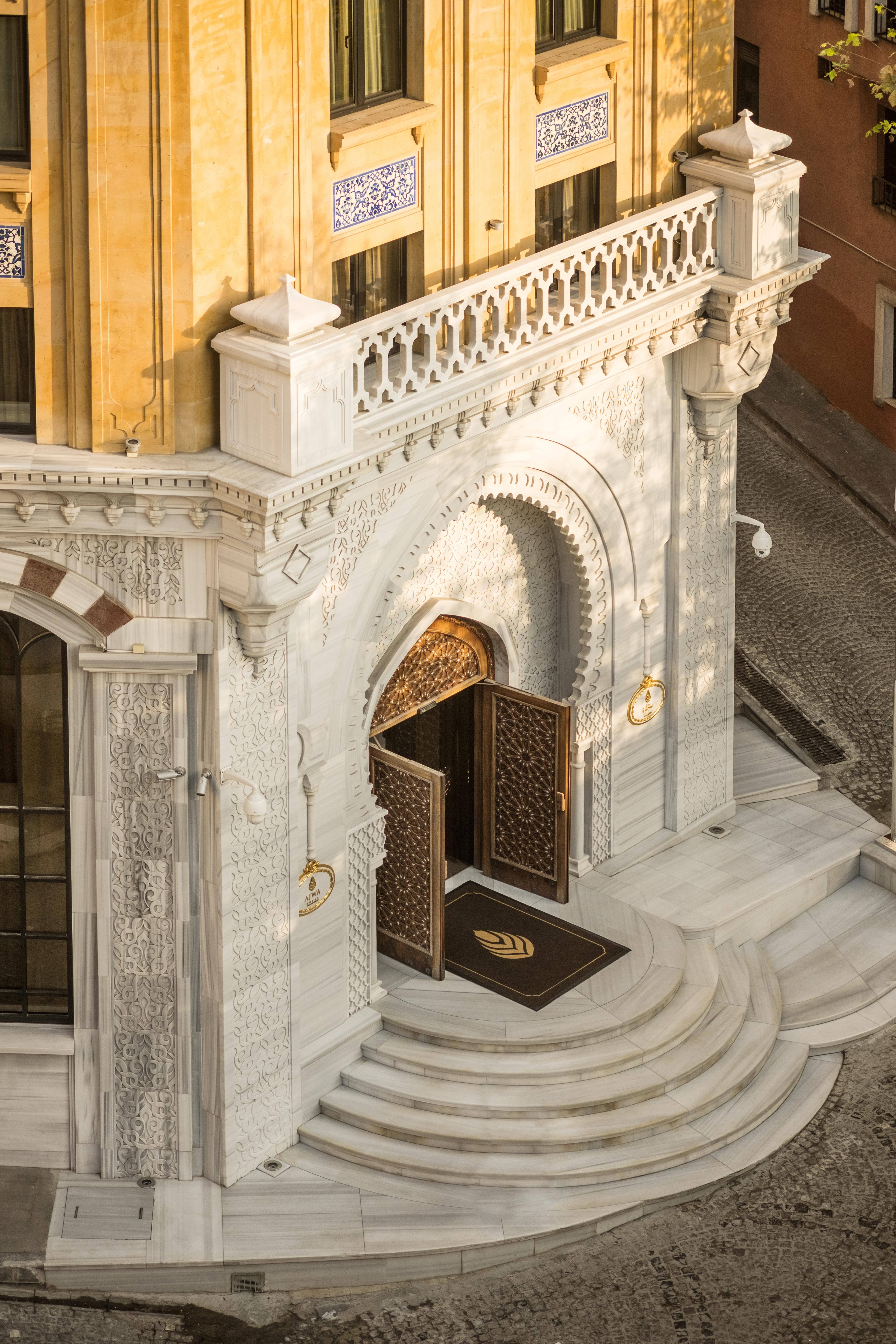 Ajwa Sultanahmet - Preferred Hotels Lvx Collection اسطنبول المظهر الخارجي الصورة Entrance to the tomb